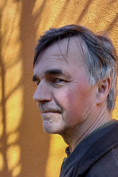 Ein Portrait Foto.