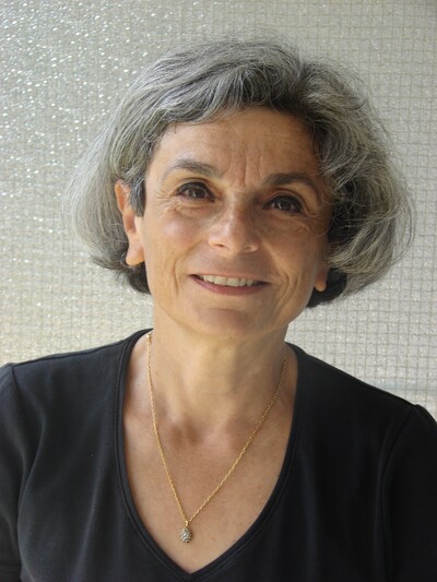 Porträt der Schriftstellerin Mona Yahia