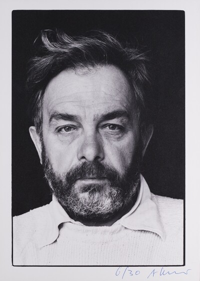 Black-and-white portrait of the artist Arnulf Rainer