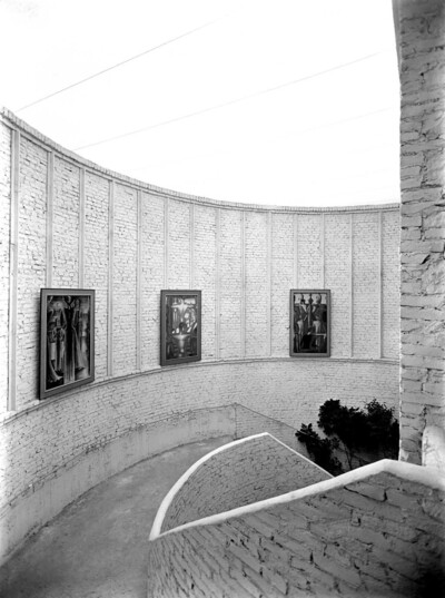 Die Rotunde im Fridericianum während der ersten documenta Ausstellung in Kassel