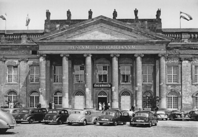 Die erste documenta Ausstellung fand im Fridericianum statt.