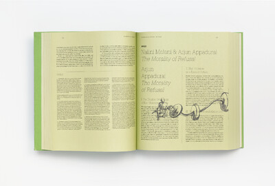 Innenansicht mit Text und einer dahinterliegenden Illustration